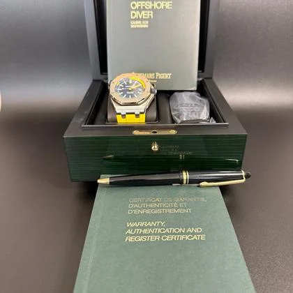 Audemars Piguet Royal Oak Offshore Diver Beautiful Blue/Yellow watch - Image 7